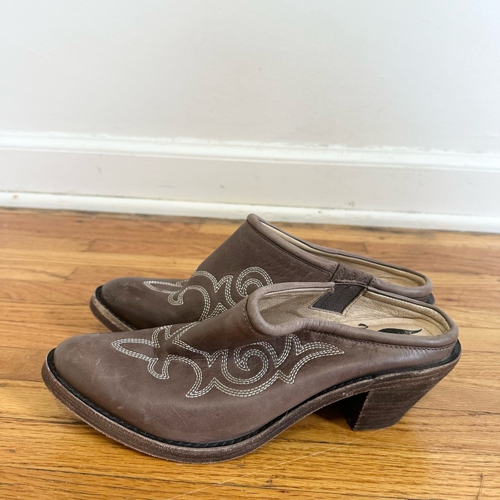 Spirit by Lucchese Women's Brown Embroidered Sandy Mules Sz 8.5 Western Cowgirl